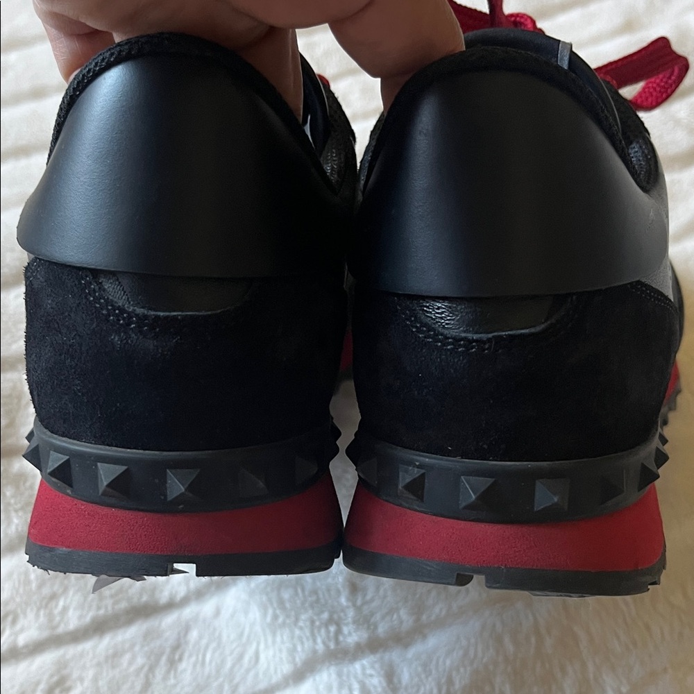 Valentino Garavani Black & Red Camo Rockrunner Sneakers - Picture 7 of 16
